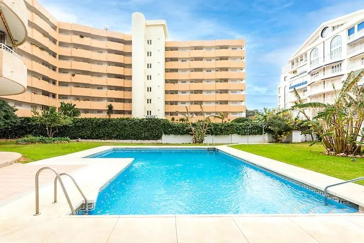 1Ste Line Sunset Beach Apartment فوينخيرولا