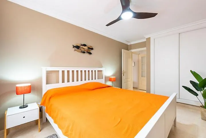 1Ste Line Sunset Beach Apartment فوينخيرولا